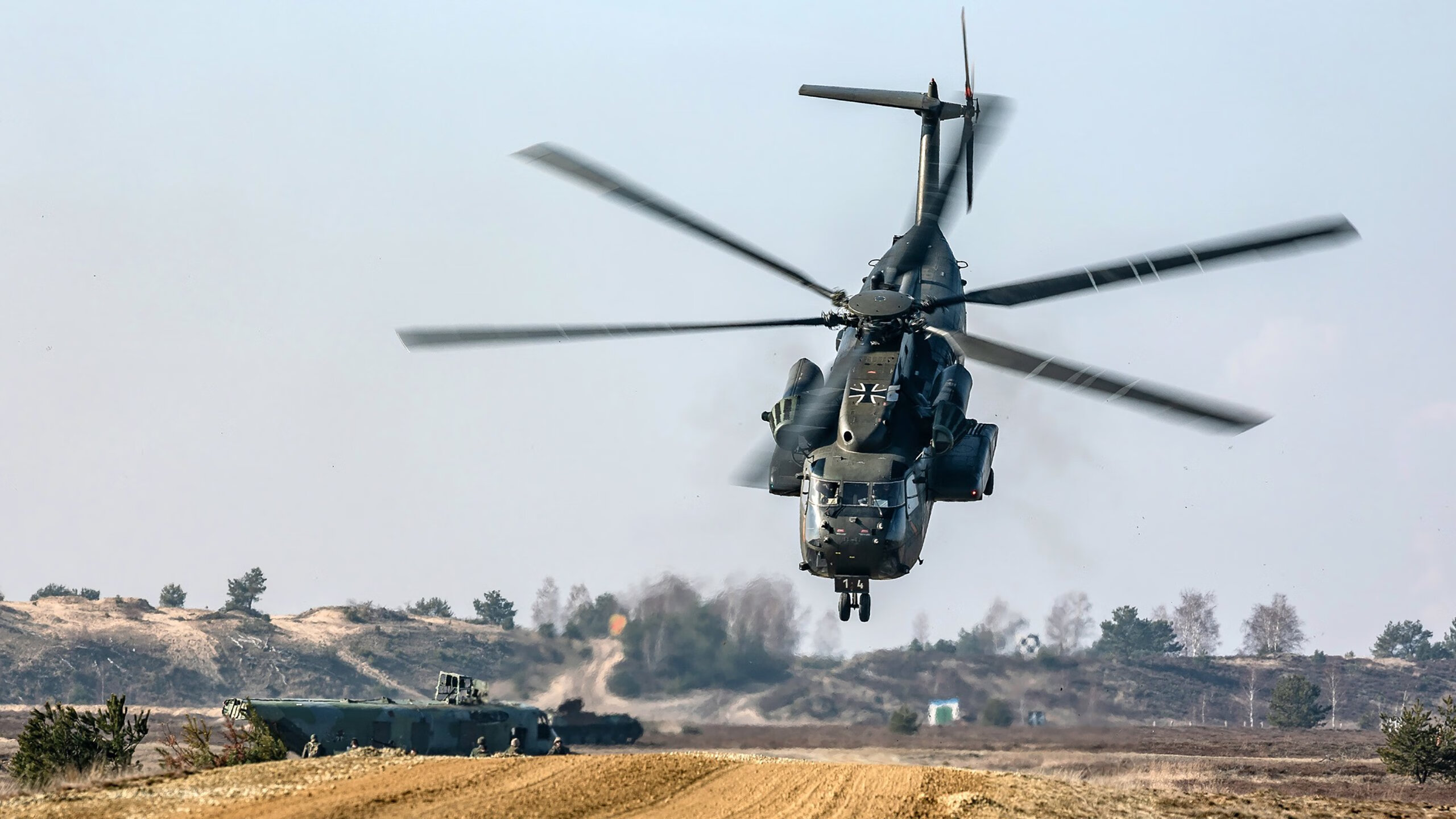 开云官方网站-西甲裁判引导语变化对球队心理博弈的间接影响探讨，西甲裁判服装