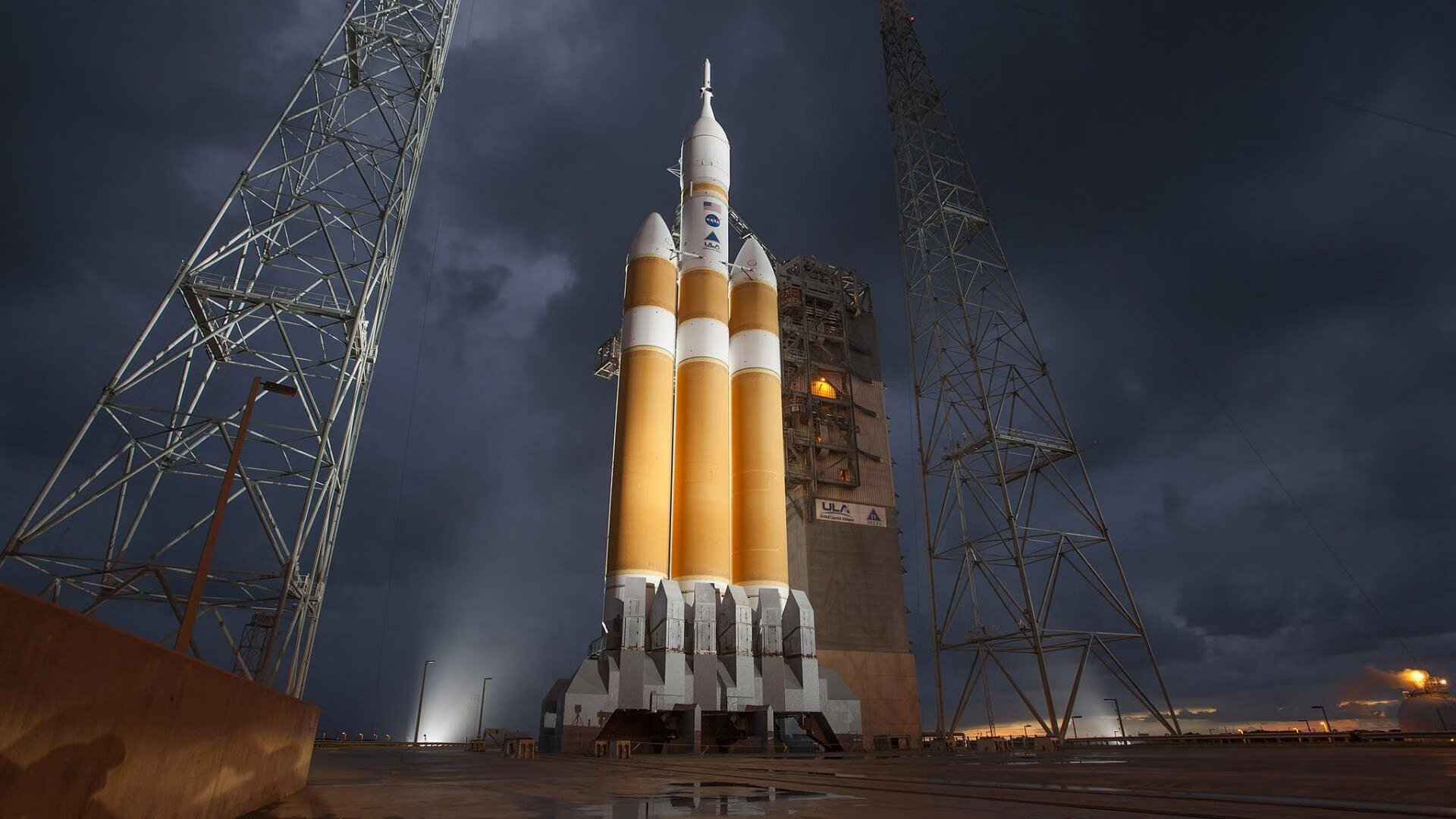 中国男篮加强高位策应丰富进攻手段，中国男篮高度