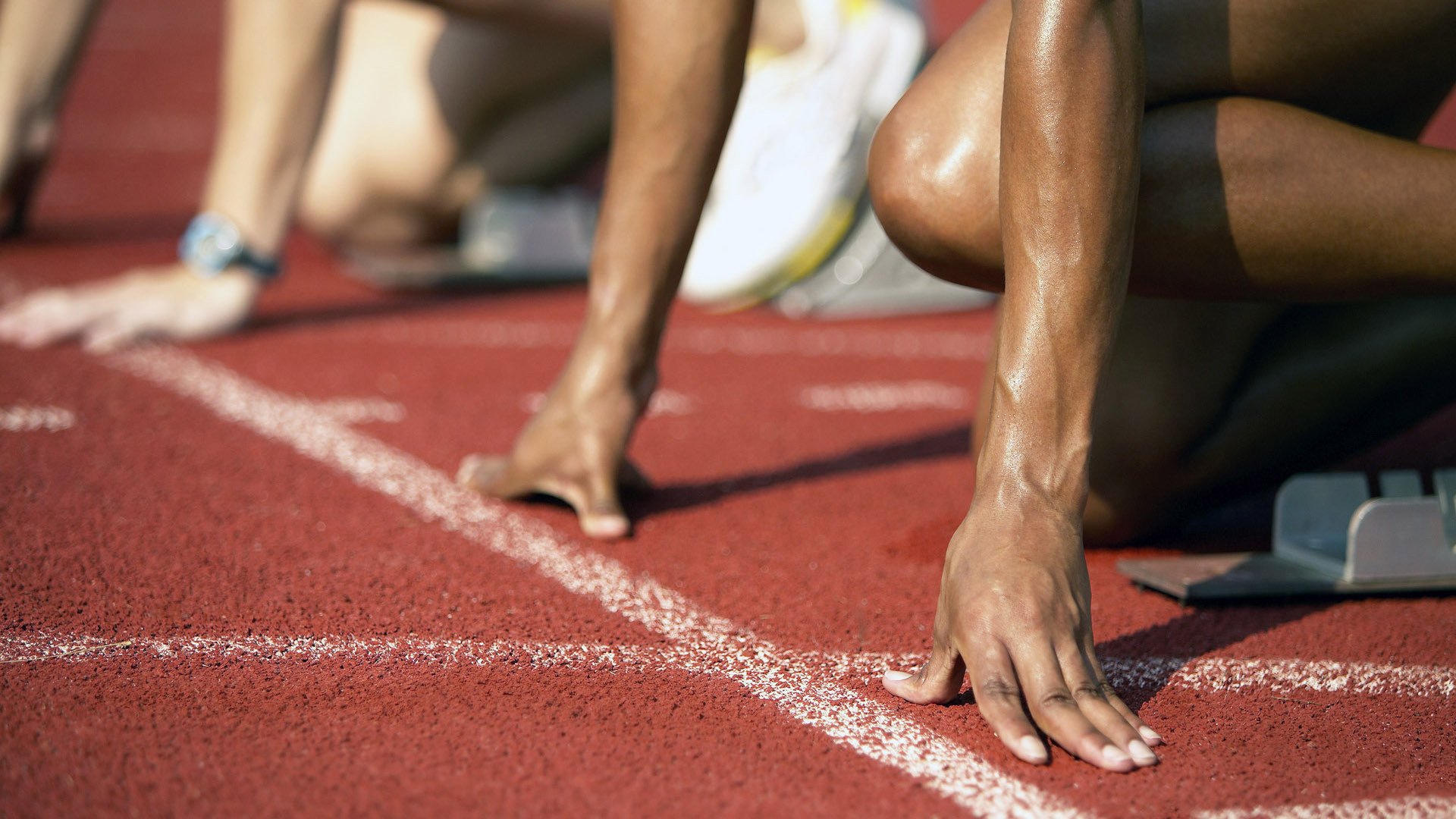 开云中国官网-中意选手蝶泳赛场展开角逐，蝶泳国际比赛视频