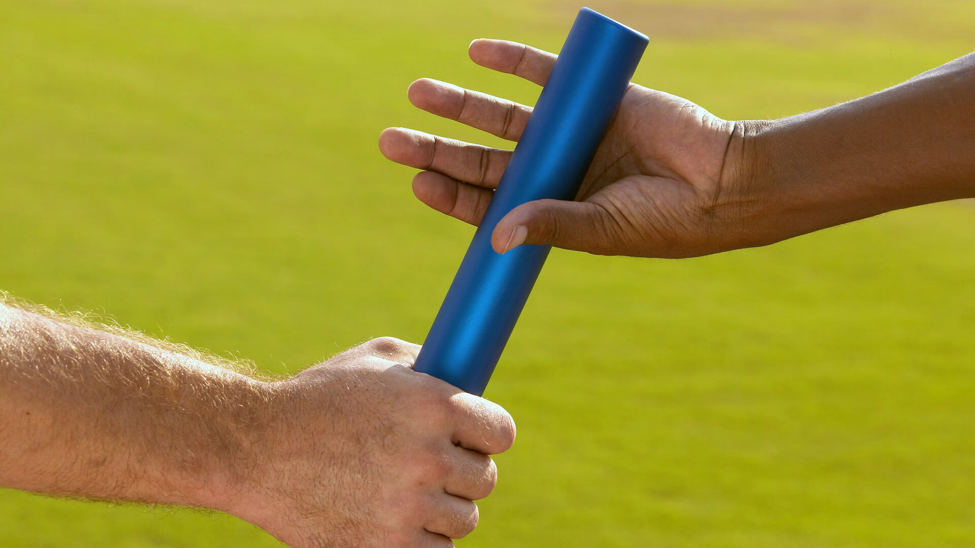 弗兰：凭借强大的身体对抗能力和出色的防守技术，他成为了全黑队的防线保障